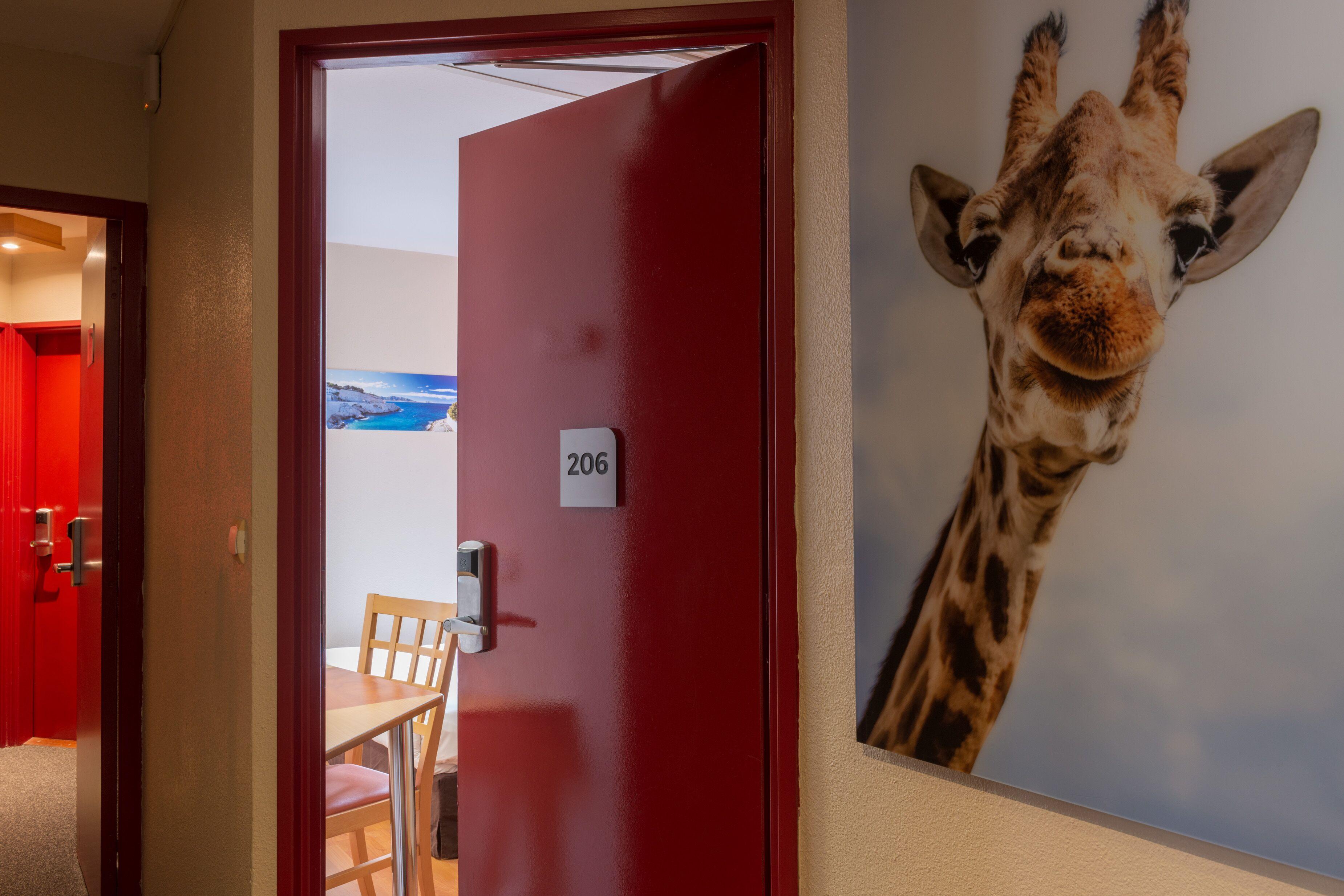 The Originals City Hotel Marseille Aeroport Витроль Экстерьер фото