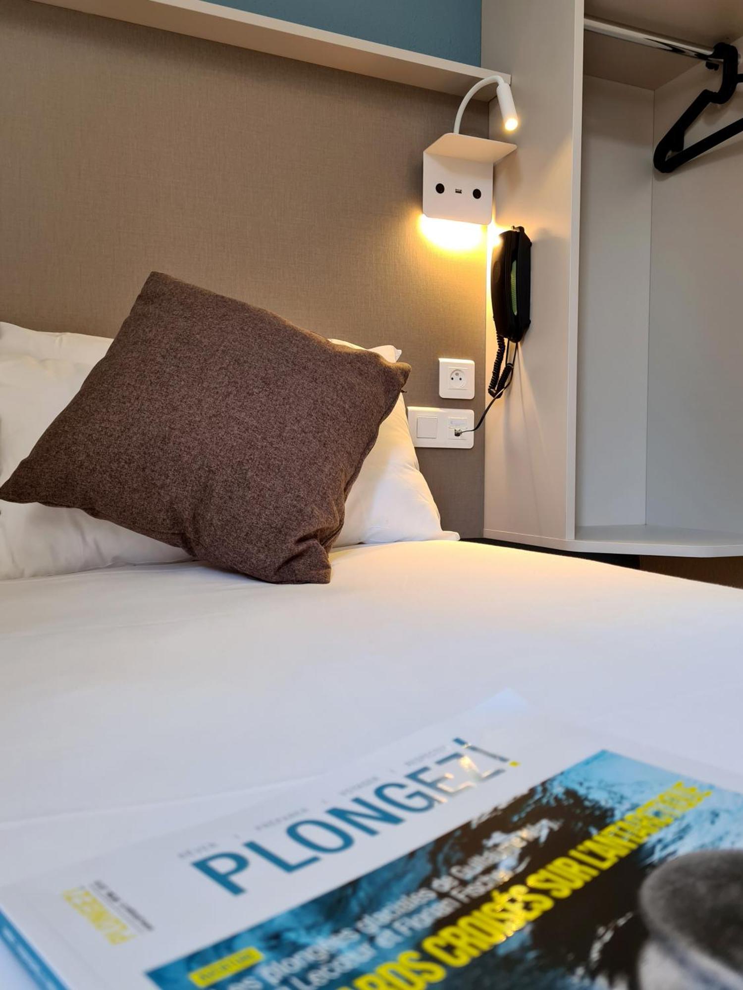 The Originals City Hotel Marseille Aeroport Витроль Экстерьер фото