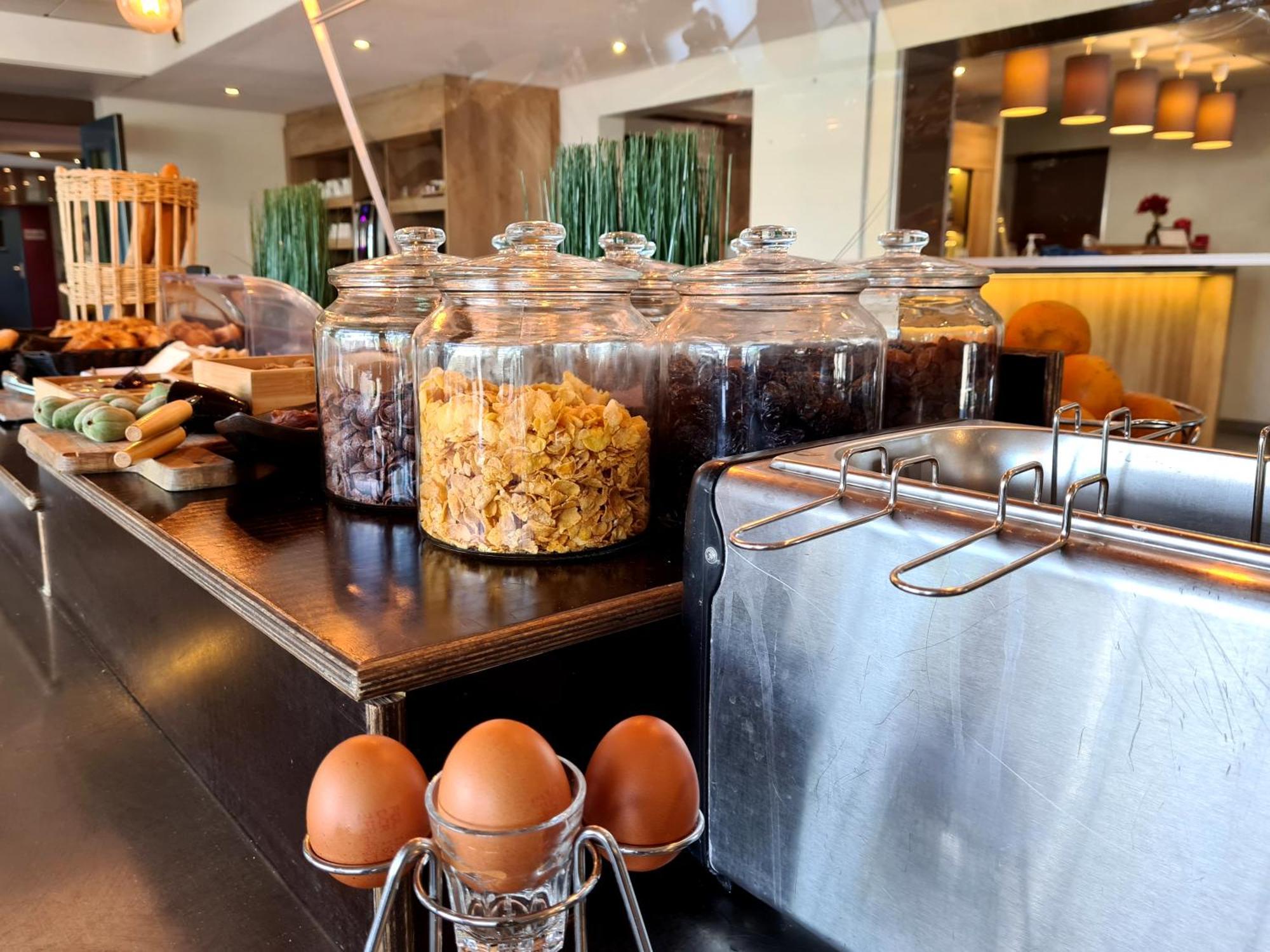 The Originals City Hotel Marseille Aeroport Витроль Экстерьер фото