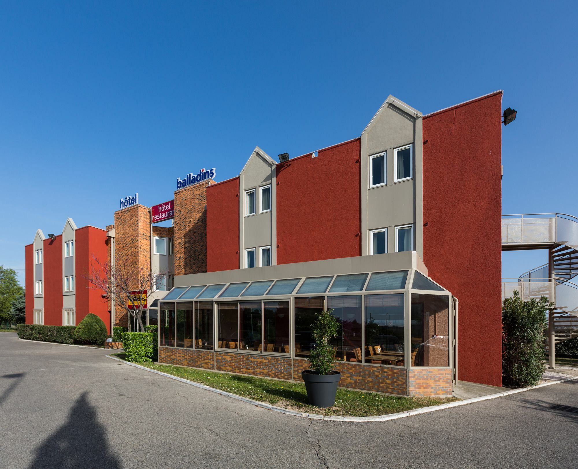The Originals City Hotel Marseille Aeroport Витроль Экстерьер фото