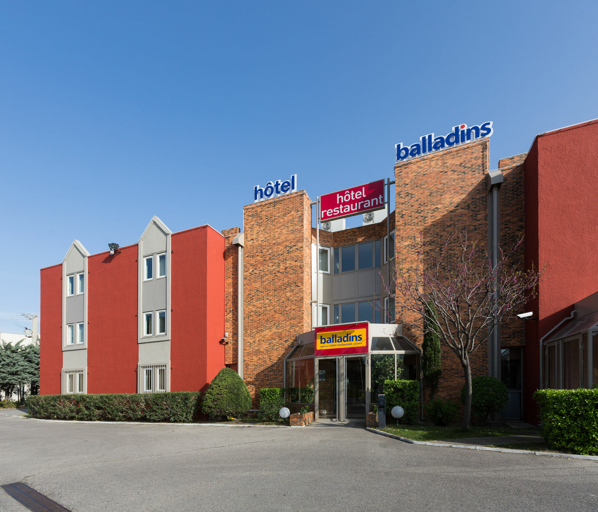 The Originals City Hotel Marseille Aeroport Витроль Экстерьер фото